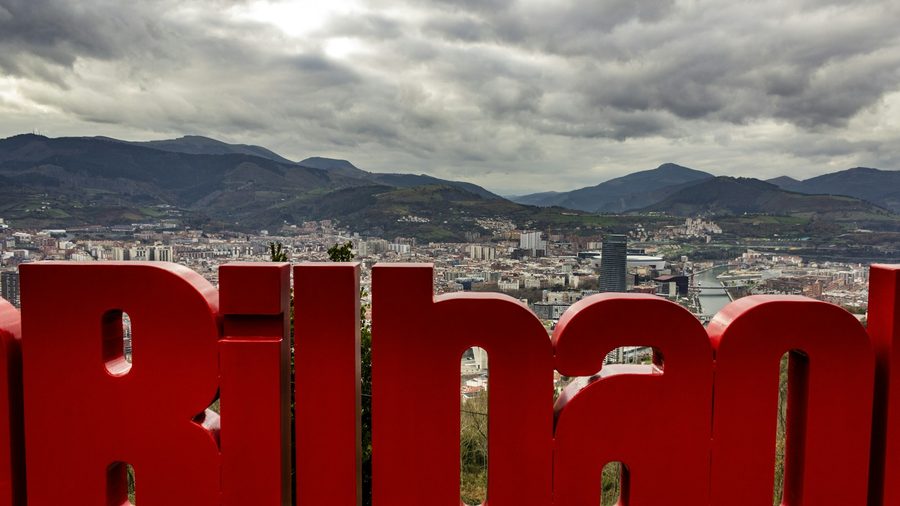 IM电竞 APP — 行业资质清单示意配图